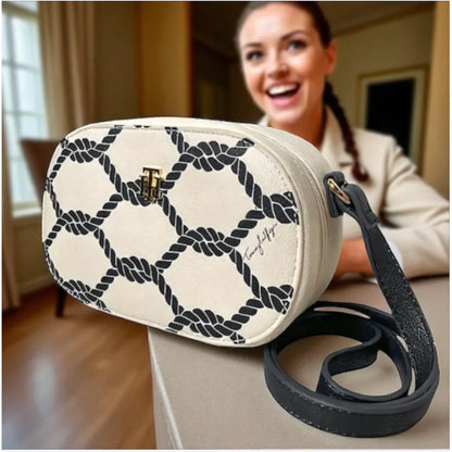 Bolso Cruzado Tommy Hilfiger Náutico – Compacto, Elegante y Versátil